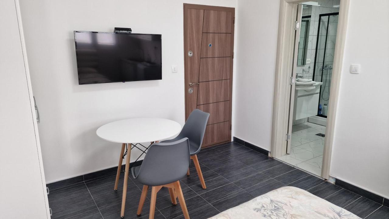 Apartman Tolosi 2 Lägenhet Podgorica Exteriör bild